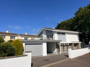 Stunning 4 Bed 3 Bath Detached House – St Mary